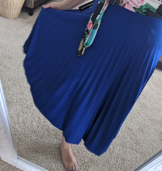 🔴FINAL SALE🔴🌿PLEATED SKIRT🌿 - Picture 6 of 12